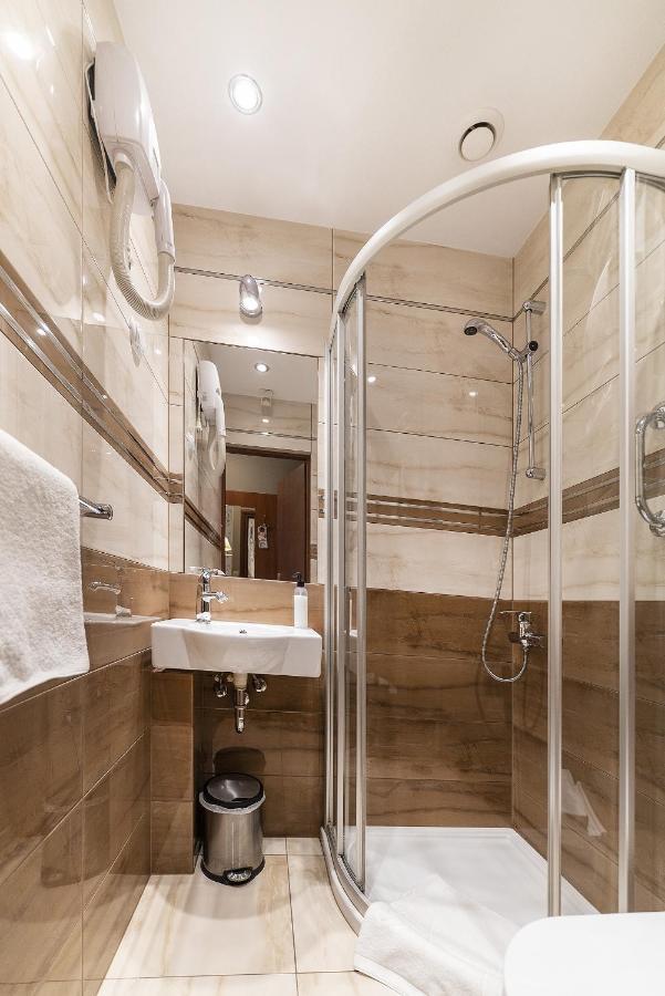 Hotel Doris Oborniki Luaran gambar