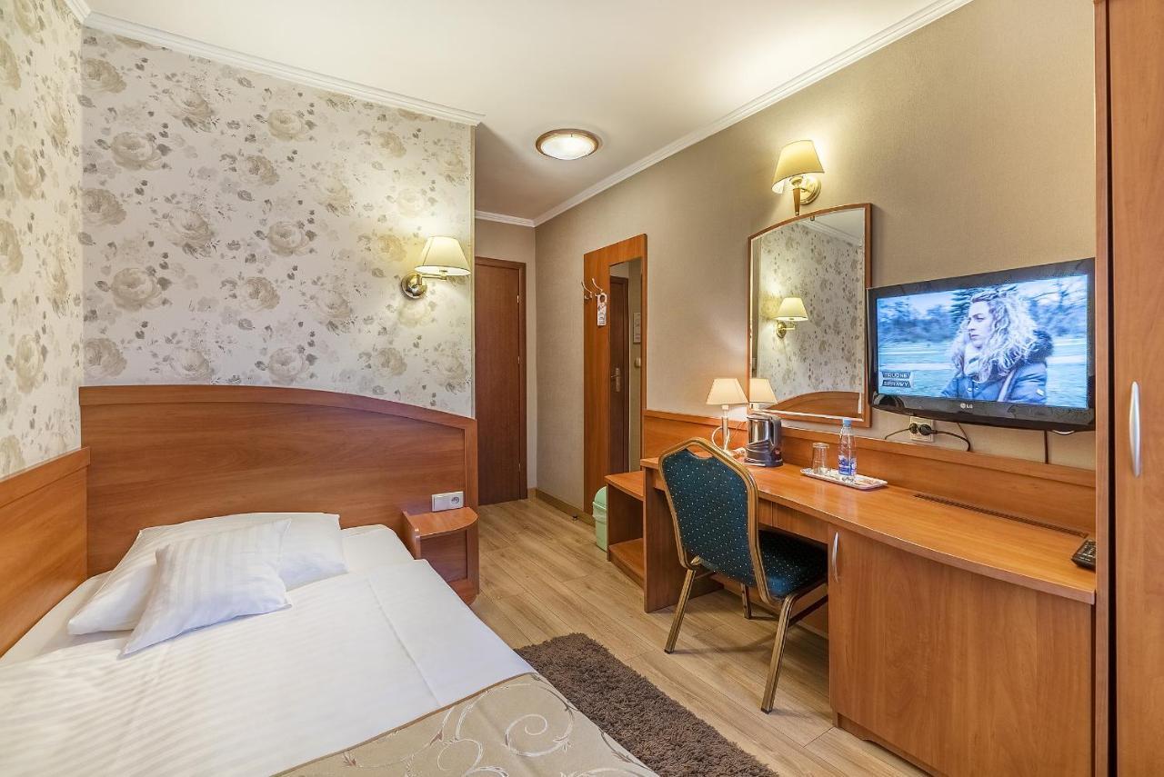 Hotel Doris Oborniki Luaran gambar