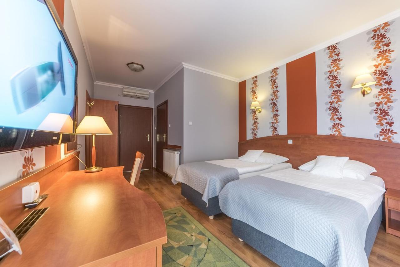 Hotel Doris Oborniki Luaran gambar