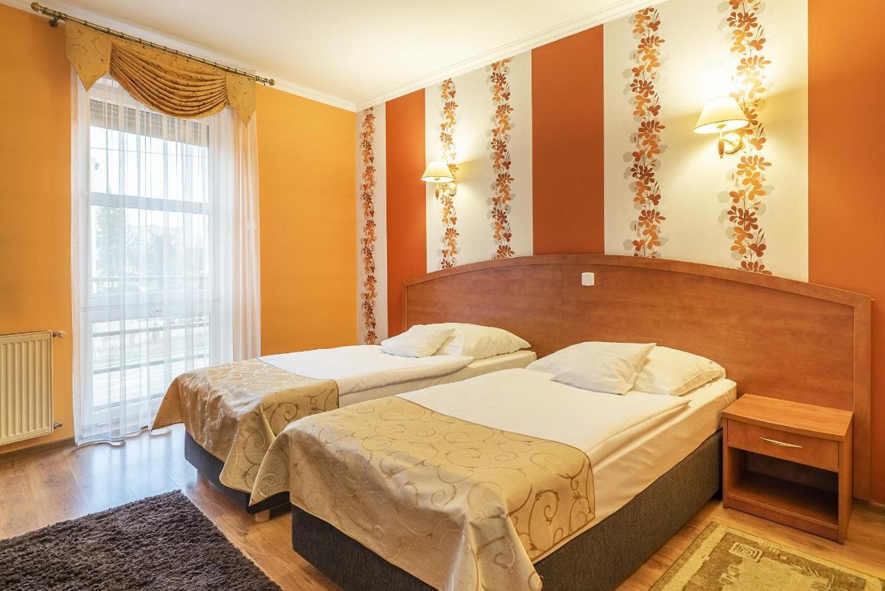 Hotel Doris Oborniki Luaran gambar
