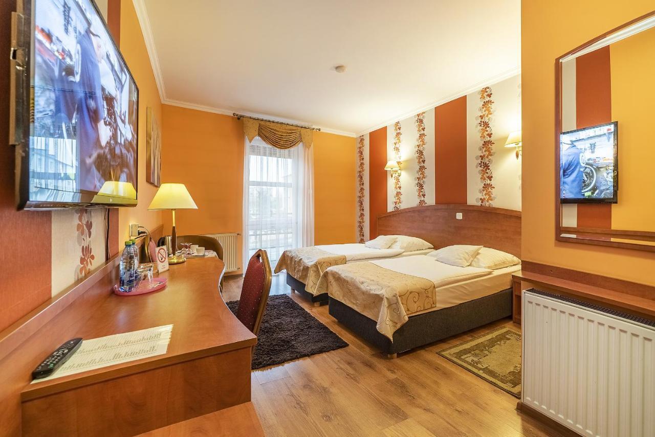 Hotel Doris Oborniki Luaran gambar