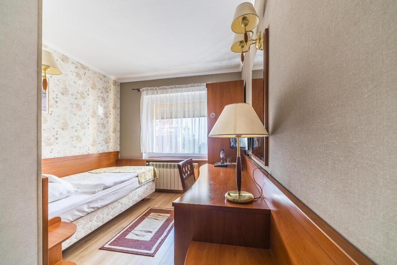 Hotel Doris Oborniki Luaran gambar
